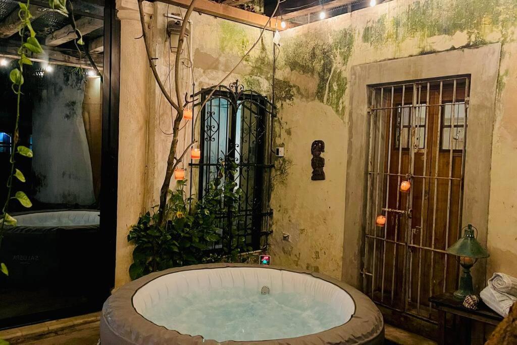 House Dzalbay Santa Lucia With Hot Tub Villa Merida Exterior photo